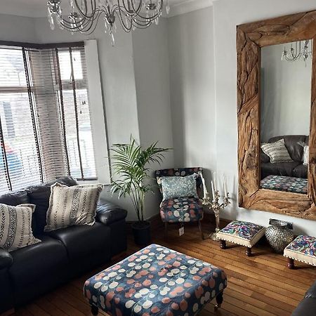 Adanhouse-Stockland Spacious 5 Bedroom House Sleeps 12 Private Garden Cardiff Esterno foto