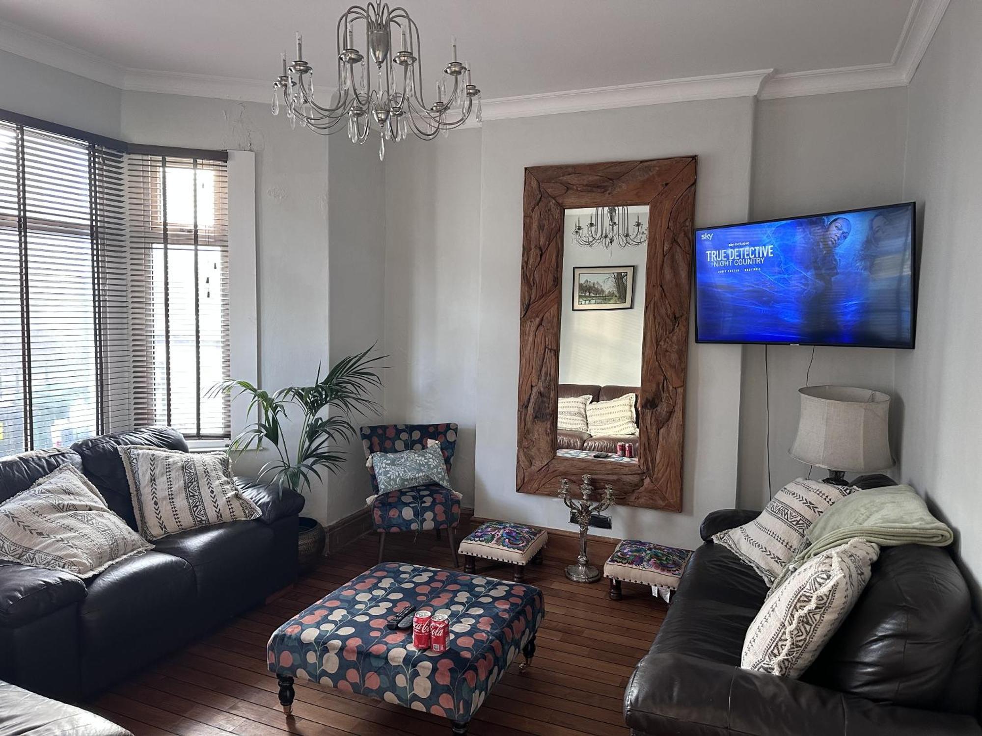 Adanhouse-Stockland Spacious 5 Bedroom House Sleeps 12 Private Garden Cardiff Esterno foto