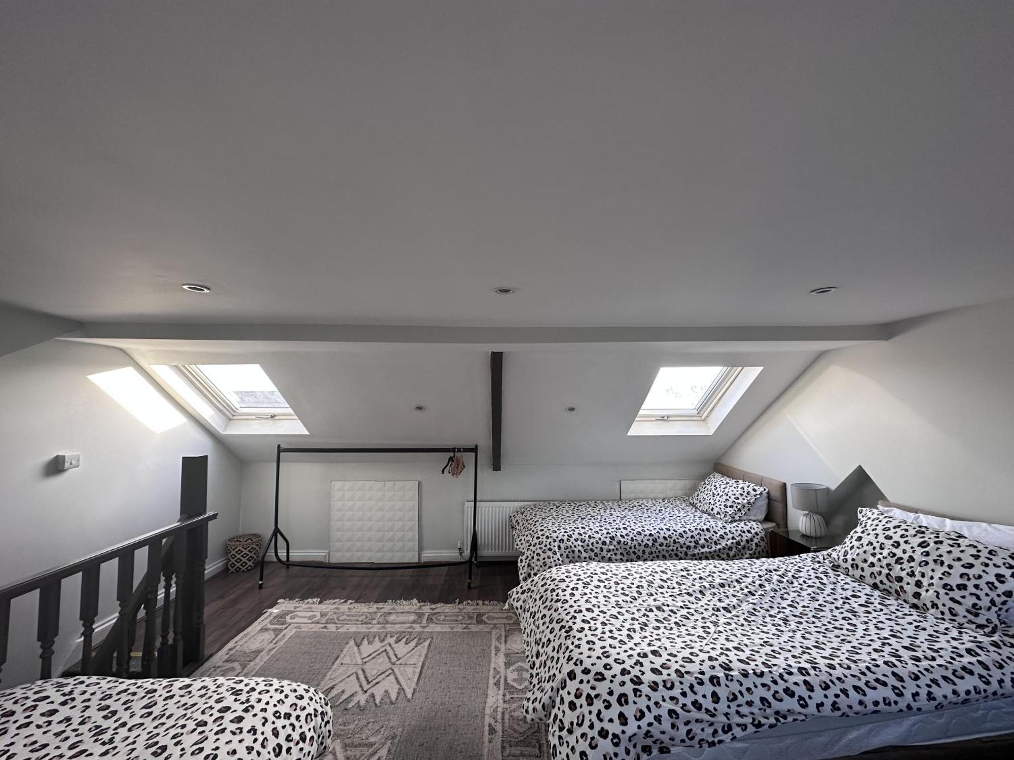 Adanhouse-Stockland Spacious 5 Bedroom House Sleeps 12 Private Garden Cardiff Esterno foto