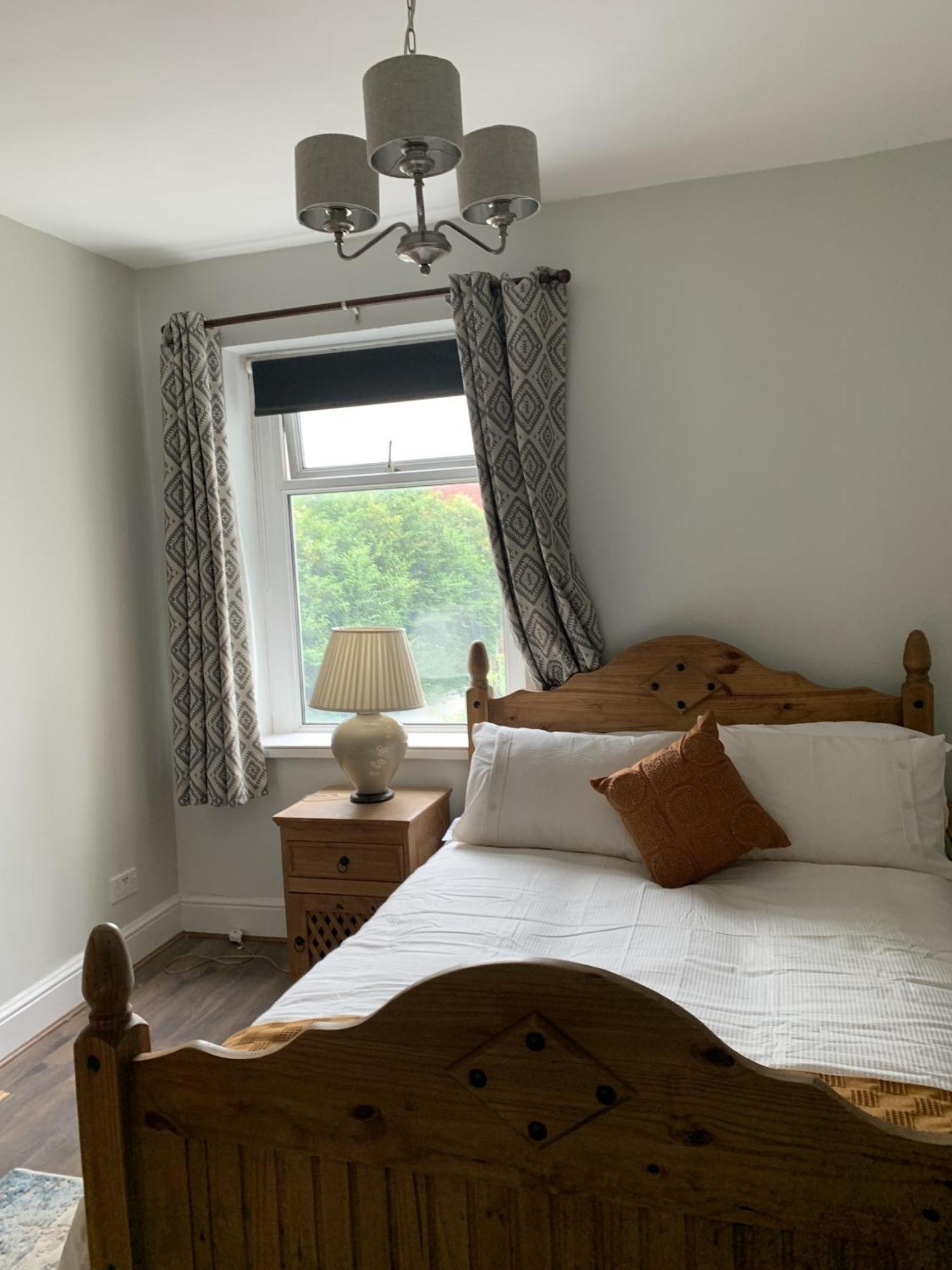 Adanhouse-Stockland Spacious 5 Bedroom House Sleeps 12 Private Garden Cardiff Esterno foto