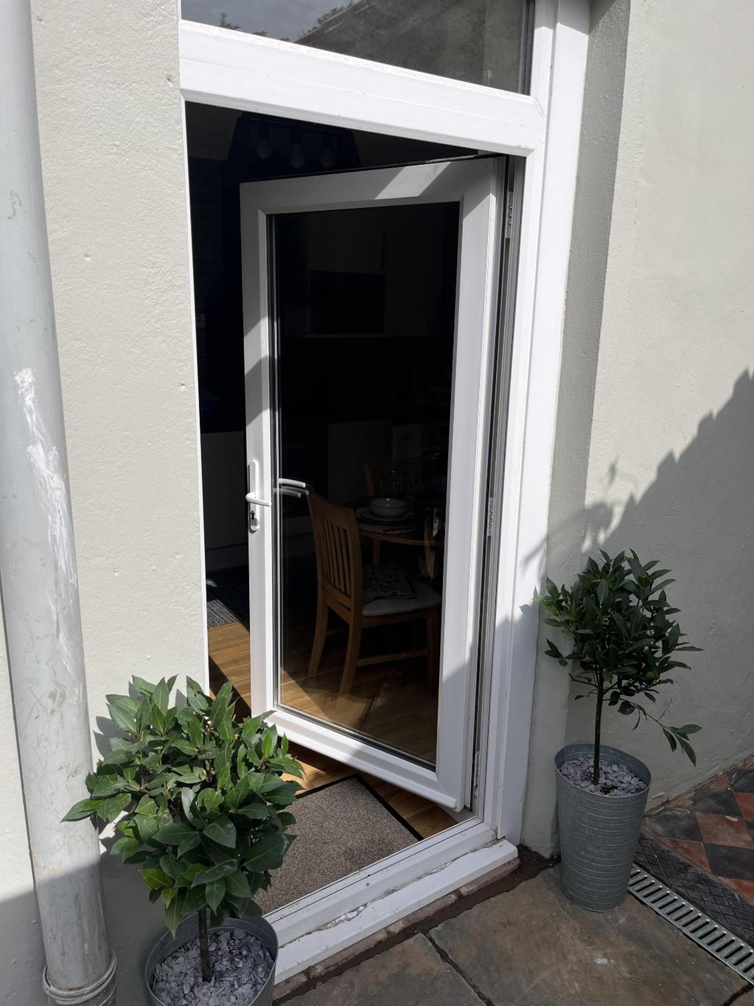 Adanhouse-Stockland Spacious 5 Bedroom House Sleeps 12 Private Garden Cardiff Esterno foto