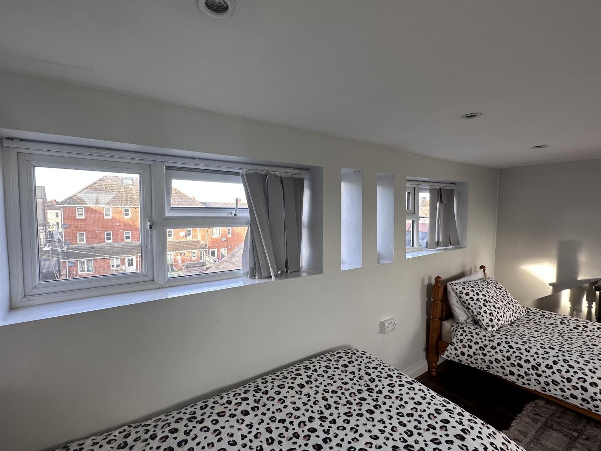 Adanhouse-Stockland Spacious 5 Bedroom House Sleeps 12 Private Garden Cardiff Esterno foto